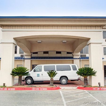 Quality Inn & Suites Airport Austin Exterior photo