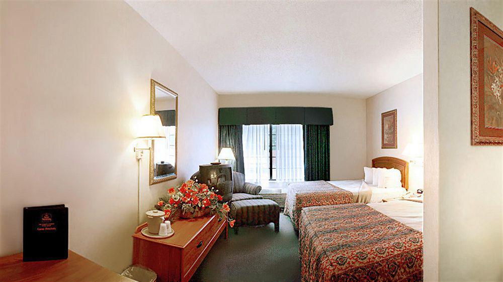 Quality Inn & Suites Airport Austin Exterior photo